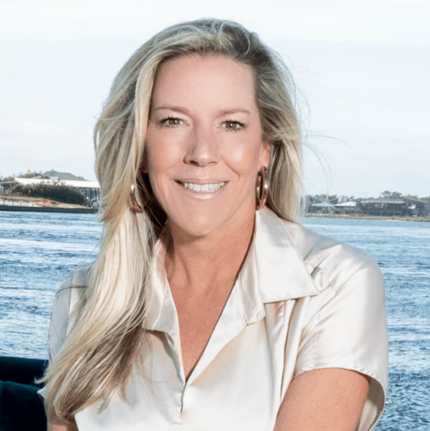 Real Estate Agent Deanie Buck