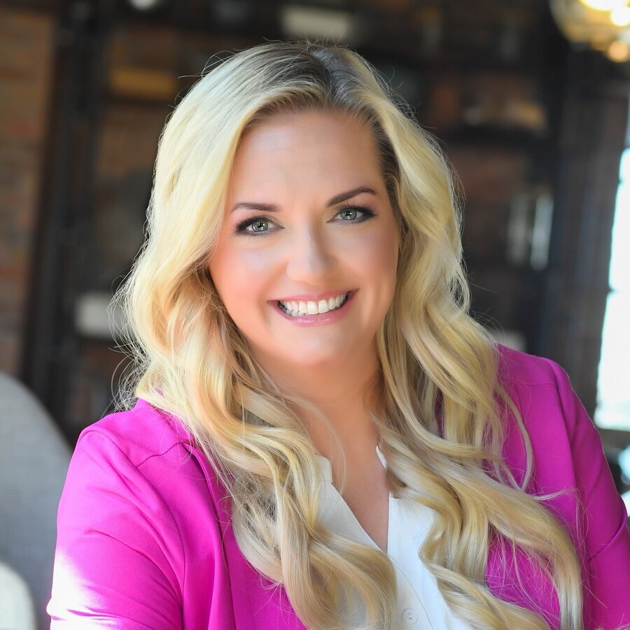 Real Estate Agent Stefani Horn