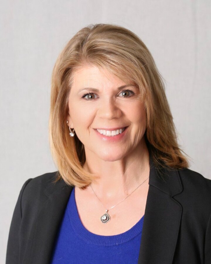 Real Estate Agent Theresa Frey