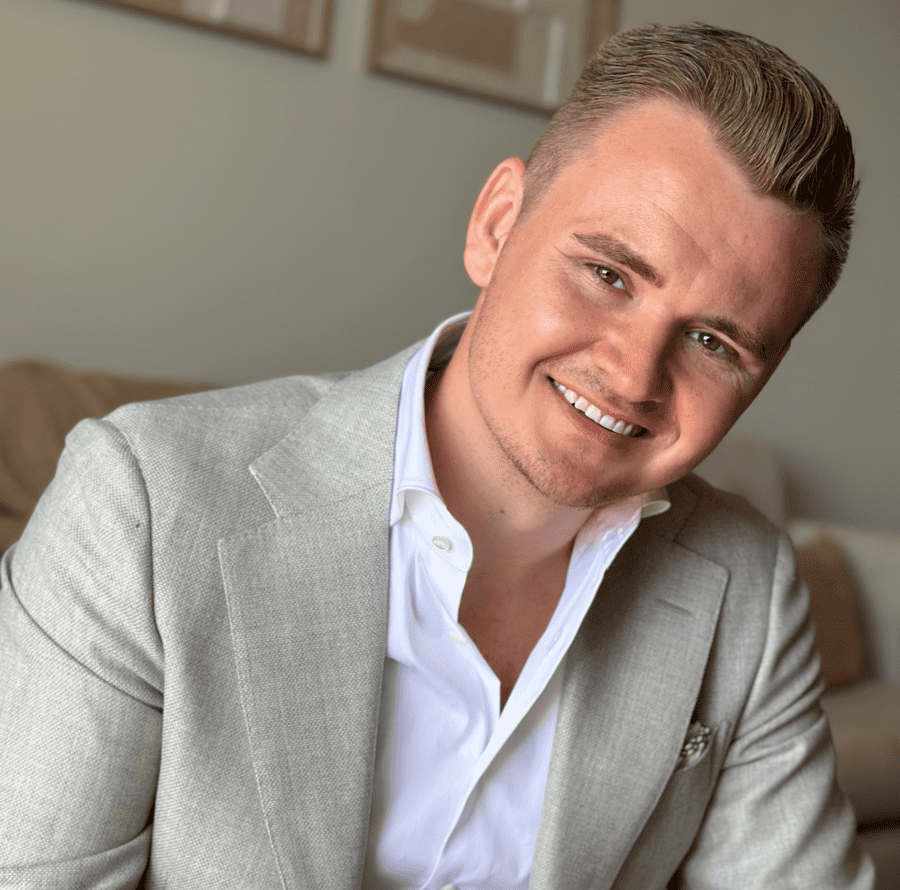 Real Estate Agent Dexter Moss