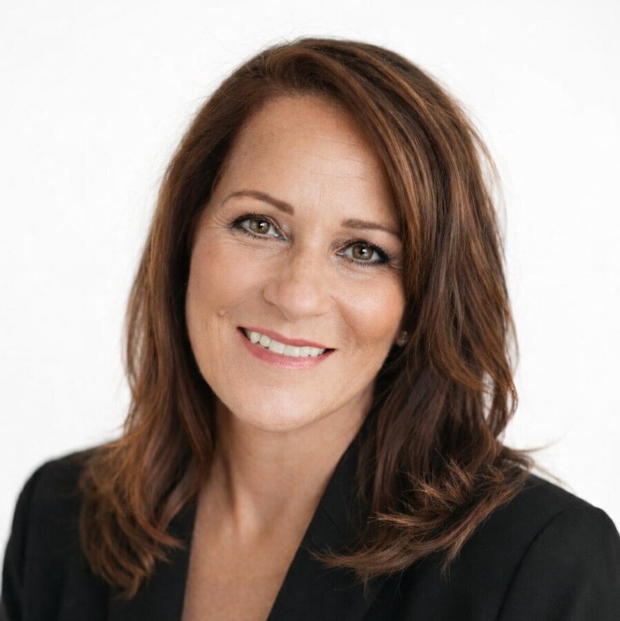 Real Estate Agent Angie Jones