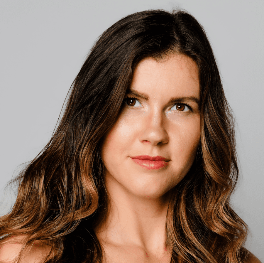 Real Estate Agent Roxy Shelemei