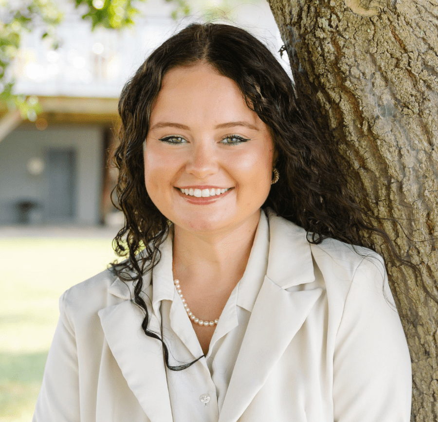 Real Estate Agent Peyton Montgomery